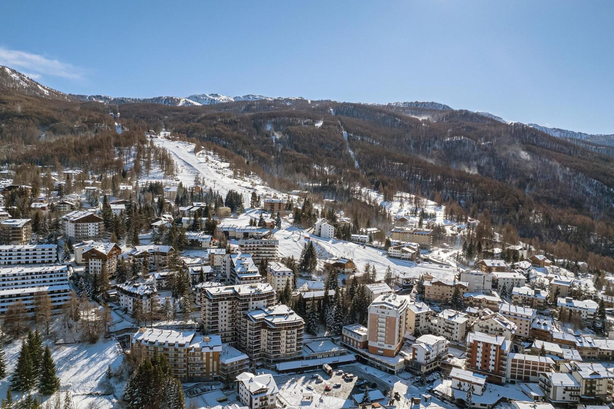 Studio Clotes Ski In - Ski Out - Happy Rentals Oulx エクステリア 写真